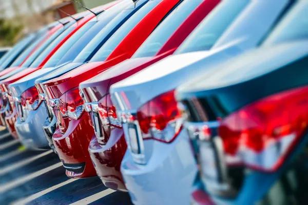 Какие подержанные автомобили из США покупают украинцы
Какие подержанные автомобили из США покупают украинцы