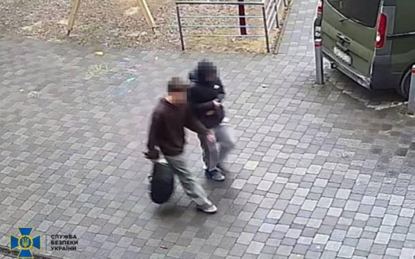 СБУ: до теракту в Івано-Франківську причетні двоє підлітків. Один з них загинув
СБУ: до теракту в Івано-Франківську причетні двоє підлітків. Один з них загинув