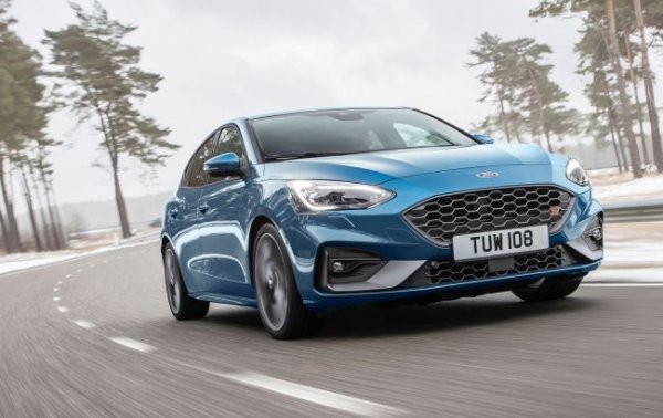 Ford знімає з виробництва модель Focus і не готує заміну: названа причина
Ford знімає з виробництва модель Focus і не готує заміну: названа причина