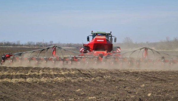 Аграрії Прикарпаття розпочали посів ярих зернових Аграрії Прикарпаття розпочали посів ярих зернових