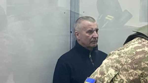 Генерала Галушкина оставили под стражей еще на месяц Генерала Галушкина оставили под стражей еще на месяц