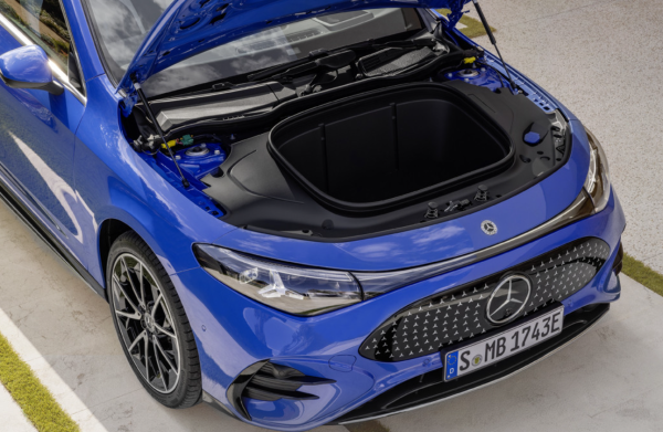 Mercedes-Benz офіційно представив стильний седан CLA: розкриті усі подробиці
Mercedes-Benz офіційно представив стильний седан CLA: розкриті усі подробиці