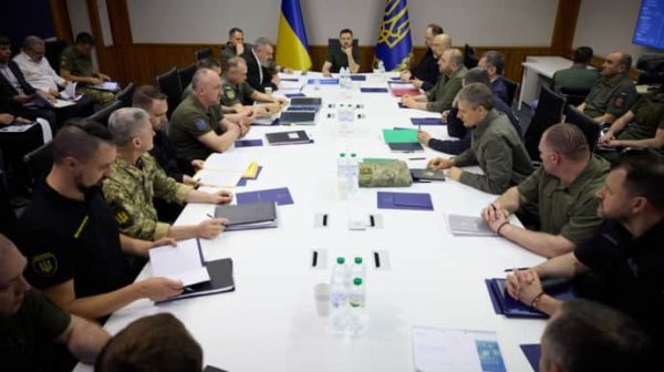 Украинцы ответили, что чувствуют к власти: преобладают разочарование и надежда – опрос Украинцы ответили, что чувствуют к власти: преобладают разочарование и надежда – опрос