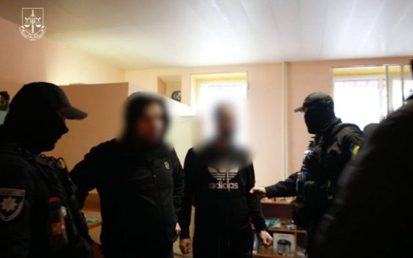 У столичному СІЗО повідомлено про підозру організатору «сходки», ще двом «ворам у законі» – у поширенні впливу
У столичному СІЗО повідомлено про підозру організатору «сходки», ще двом «ворам у законі» – у поширенні впливу