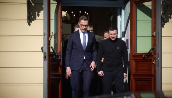 Зеленський і Стубб зустрілися з керівниками фінських оборонних компаній Зеленський і Стубб зустрілися з керівниками фінських оборонних компаній