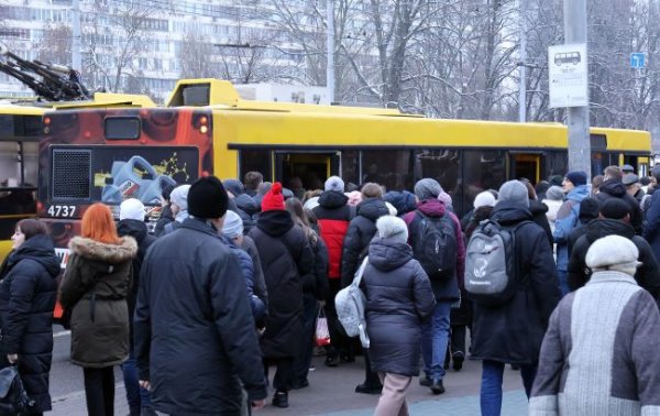 Механізм узгоджений. Чи поїде транспорт у Києві під час тривоги і хто має дати "добро"
Механізм узгоджений. Чи поїде транспорт у Києві під час тривоги і хто має дати "добро"