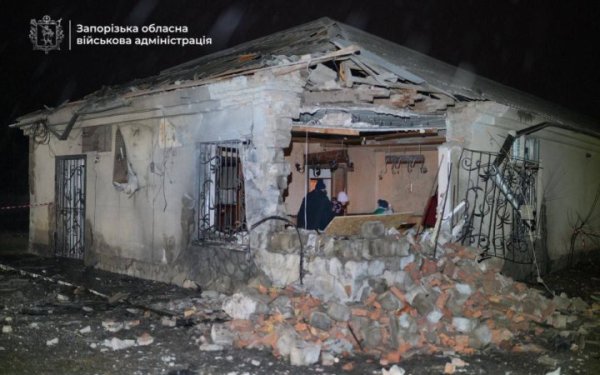 Росіяни атакують Запорізьку область, є поранені
Росіяни атакують Запорізьку область, є поранені