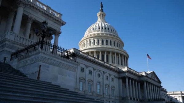 Сенат США одобрил законопроект о финансировании правительства до конца финансового года Сенат США одобрил законопроект о финансировании правительства до конца финансового года
