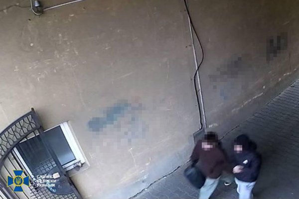 СБУ: до теракту в Івано-Франківську причетні двоє підлітків. Один з них загинув
СБУ: до теракту в Івано-Франківську причетні двоє підлітків. Один з них загинув