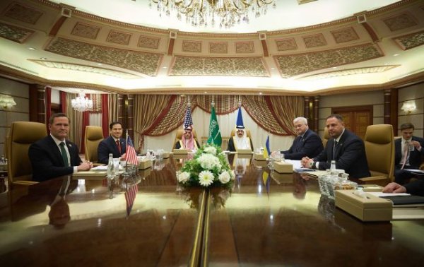 Як проходить зустріч України та США у Джидді: перші подробиці переговорів
Як проходить зустріч України та США у Джидді: перші подробиці переговорів