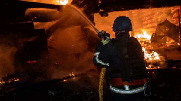Массированная атака БпЛА на Киев: обломки попали в жилые дома, 7 пострадавших – Кличко Массированная атака БпЛА на Киев: обломки попали в жилые дома, 7 пострадавших – Кличко