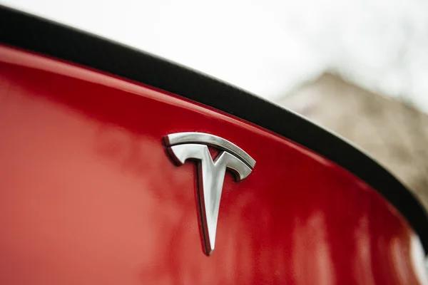Электромобили Volkswagen и BMW опередили Tesla по продажам в Европе
Электромобили Volkswagen и BMW опередили Tesla по продажам в Европе