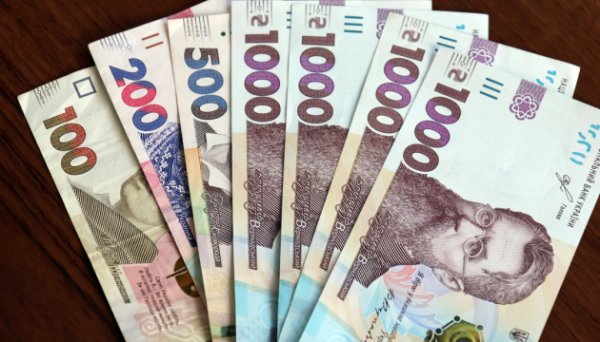 Гроші для бюджету: нафтопродукти лідирують за кількістю сплачених митних платежів Гроші для бюджету: нафтопродукти лідирують за кількістю сплачених митних платежів
