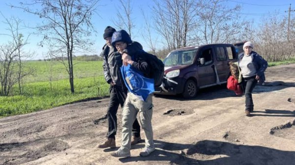 "Пасхальное перемирие": россияне ударили тремя дронами по волонтеру в Донецкой области "Пасхальное перемирие": россияне ударили тремя дронами по волонтеру в Донецкой области