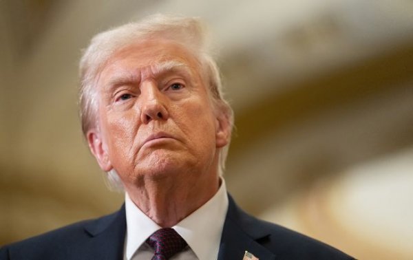 Трамп вважає, що Зеленський готовий пожертвувати Кримом заради миру
Трамп вважає, що Зеленський готовий пожертвувати Кримом заради миру