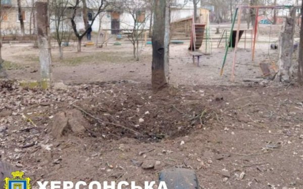 Росіяни атакували з дрона Дніпровський район Херсона, є поранений
Росіяни атакували з дрона Дніпровський район Херсона, є поранений