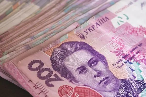 Объем поступлений наличных денег в кассы банков с начала года вырос до 712 млрд грн
Объем поступлений наличных денег в кассы банков с начала года вырос до 712 млрд грн