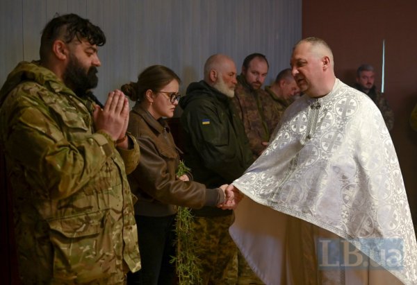 «За тиждень – Великдень». Як капелан із військовими молився
«За тиждень – Великдень». Як капелан із військовими молився