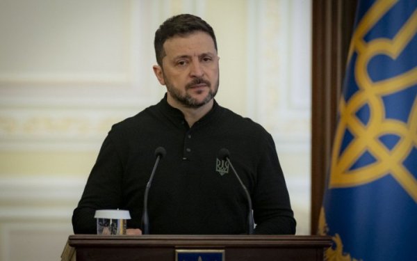 Росія більше ніж 2 тисячі разів порушила режим припинення вогню, але не було повітряних тривог, - Зеленський
Росія більше ніж 2 тисячі разів порушила режим припинення вогню, але не було повітряних тривог, - Зеленський