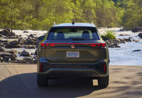Кросовер Volkswagen Tiguan отримав новий потужний двигун: подробиці
Кросовер Volkswagen Tiguan отримав новий потужний двигун: подробиці