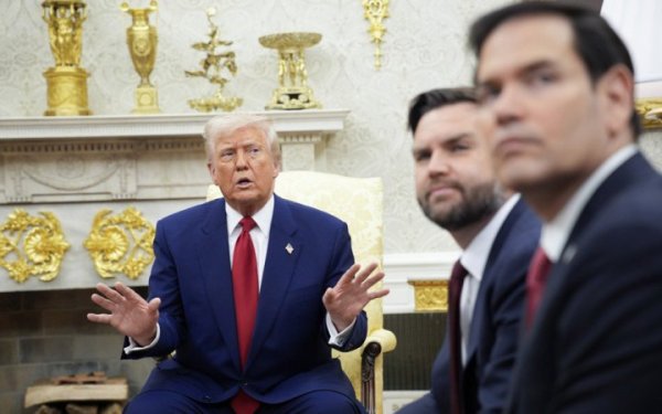 Трамп висловив невдоволення російськими бомбардуваннями України
Трамп висловив невдоволення російськими бомбардуваннями України