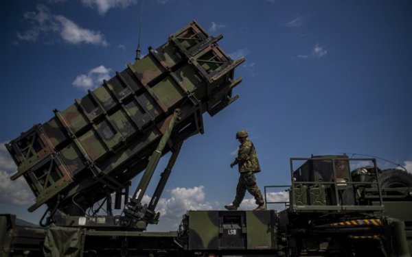 Росія атакувала Київ ракетами і дронами (доповнюється)
Росія атакувала Київ ракетами і дронами (доповнюється)