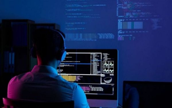 Україна стала "легкою мішенню" для російських хакерів: Bloomberg назвало причину
Україна стала "легкою мішенню" для російських хакерів: Bloomberg назвало причину