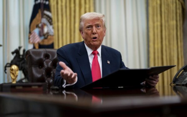 Трамп уникнув прямої відповіді щодо вимоги до України визнати Крим російським
Трамп уникнув прямої відповіді щодо вимоги до України визнати Крим російським