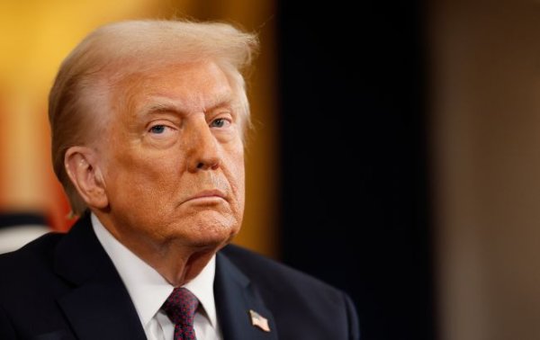 Трамп чекає, війна триває. Що заважає мирним переговорам між Україною, США та РФ
Трамп чекає, війна триває. Що заважає мирним переговорам між Україною, США та РФ