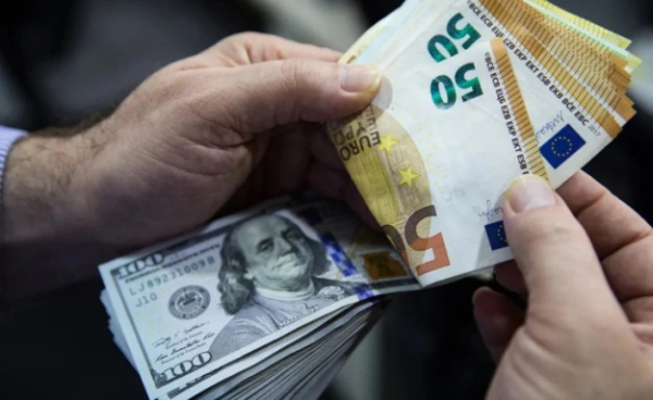 Курс валют на 24 апреля: доллар в банках подорожал на 20 копеек
Курс валют на 24 апреля: доллар в банках подорожал на 20 копеек