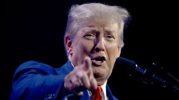 Трамп после встречи с Зеленским допустил, что Путин "морочит голову" Трамп после встречи с Зеленским допустил, что Путин "морочит голову"