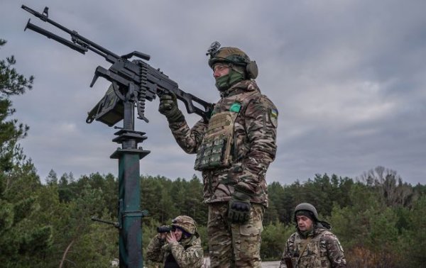 Росія випустила по Україні 23 ракети та понад сотню дронів: скільки збила ППО
Росія випустила по Україні 23 ракети та понад сотню дронів: скільки збила ППО