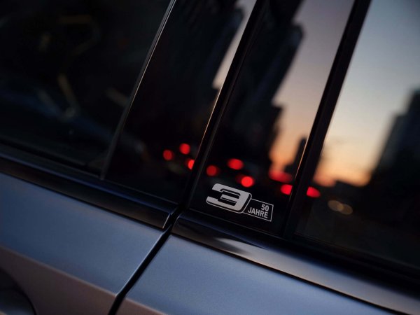 На честь 50-річного ювілею: BMW 3-Series отримала лімітовану серію
На честь 50-річного ювілею: BMW 3-Series отримала лімітовану серію