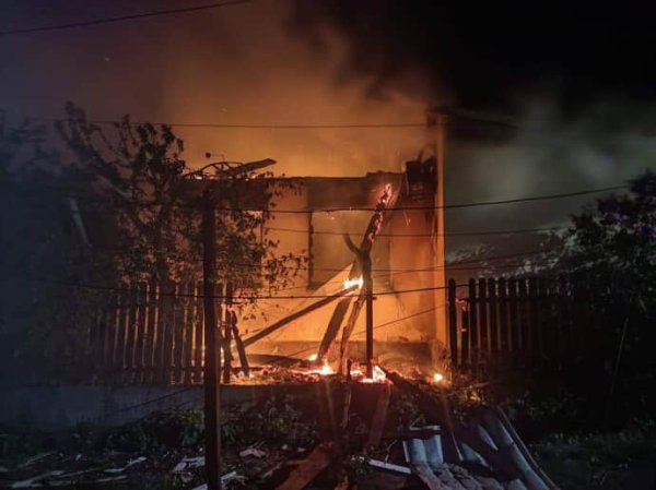 Россияне били по Днепропетровщине: погиб мужчина, повреждено предприятие и горел ресторан Россияне били по Днепропетровщине: погиб мужчина, повреждено предприятие и горел ресторан