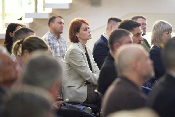 Зеленський у Дніпрі зустрівся з підприємцями Зеленський у Дніпрі зустрівся з підприємцями