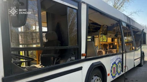Удар РФ по автобусу в Марганце: количество пострадавших возросло до 54 Удар РФ по автобусу в Марганце: количество пострадавших возросло до 54