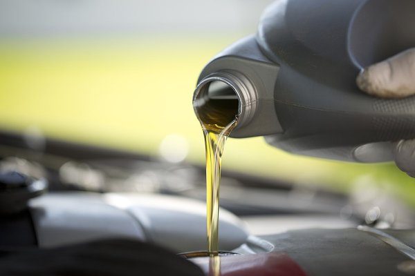 Що буде, якщо перевести мотор на дешеву оливу: ключові ризики та небезпеки
Що буде, якщо перевести мотор на дешеву оливу: ключові ризики та небезпеки