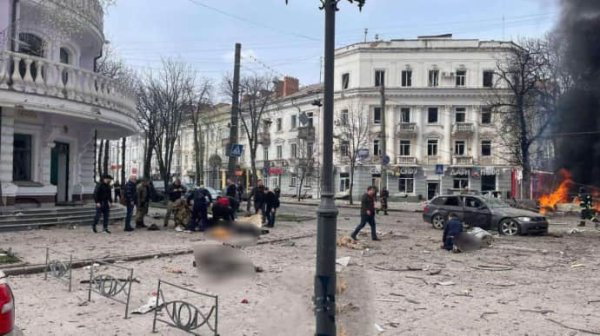 Оккупанты на Вербное воскресенье ударили по центру Сум: 31 погибший, среди них есть дети Оккупанты на Вербное воскресенье ударили по центру Сум: 31 погибший, среди них есть дети