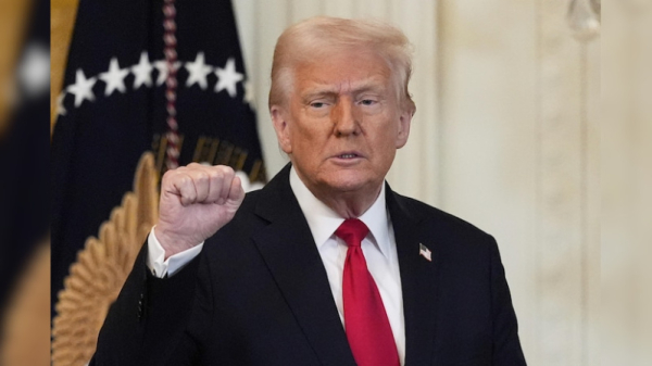 Трамп планирует смягчить тарифы для Китая
Трамп планирует смягчить тарифы для Китая