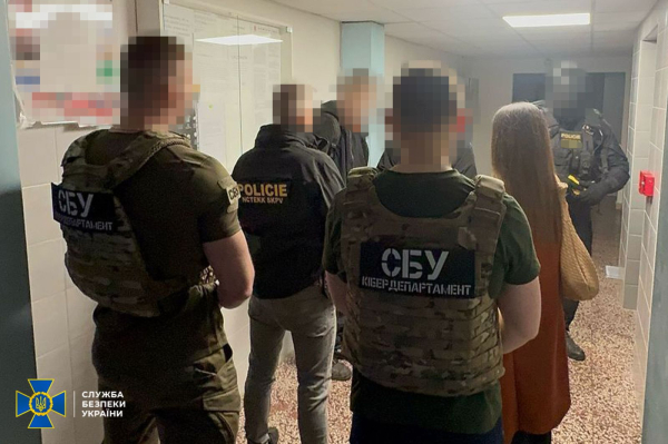 Украина и Чехия разоблачили хакеров, грабивших банковские счета и криптокошельки в ЕС и США
                    