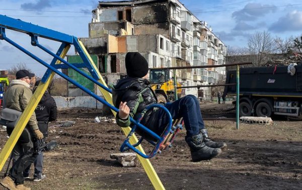 "Мамо, ми вже далеко від війни?" Як допомогти дітям, чиї життя зламала Росія
"Мамо, ми вже далеко від війни?" Як допомогти дітям, чиї життя зламала Росія