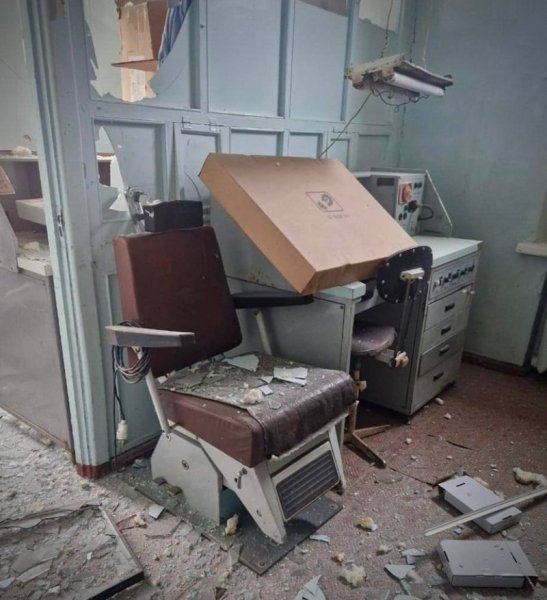 Росіяни обстріляли лікарню на Чернігівщині, постраждала медсестра
Росіяни обстріляли лікарню на Чернігівщині, постраждала медсестра