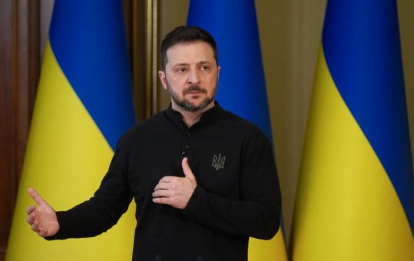 Зеленський зробив нову заяву про ЗСУ у Курській області: стримують 64 тисячі росіян
Зеленський зробив нову заяву про ЗСУ у Курській області: стримують 64 тисячі росіян