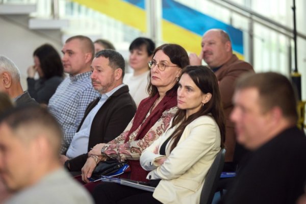 Зеленський у Дніпрі зустрівся з підприємцями Зеленський у Дніпрі зустрівся з підприємцями