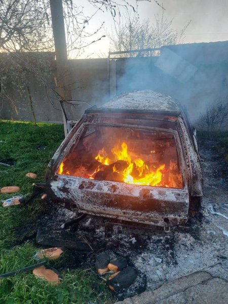 На Херсонщині росіяни знищили авто з гуманітарним хлібом
На Херсонщині росіяни знищили авто з гуманітарним хлібом