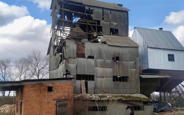 Росіяни атакували з безпілотників сільськогосподарське підприємство на Чернігівщині
Росіяни атакували з безпілотників сільськогосподарське підприємство на Чернігівщині