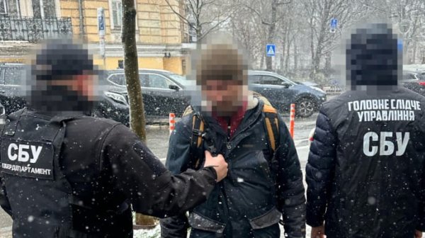 СБУ: Российский звукорежиссер известной радиостанции шпионил для ФСБ в Киеве СБУ: Российский звукорежиссер известной радиостанции шпионил для ФСБ в Киеве