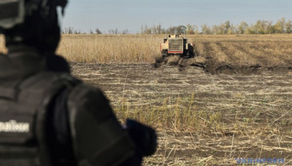 На програму розмінування сільгоспземель цьогоріч виділили ₴3 мільярди На програму розмінування сільгоспземель цьогоріч виділили ₴3 мільярди