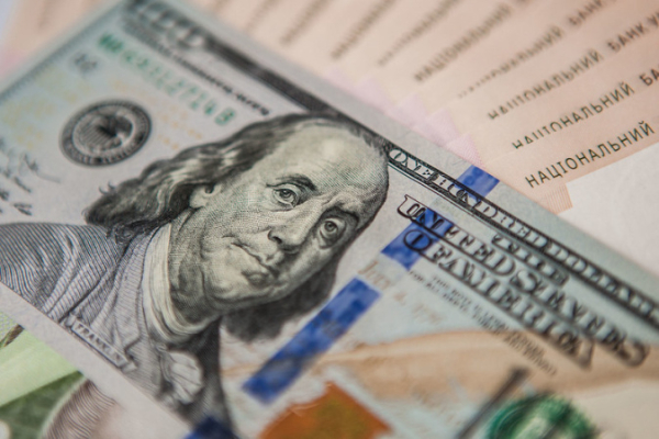 В первом квартале гривна укрепилась на 1,4% против доллара
В первом квартале гривна укрепилась на 1,4% против доллара
