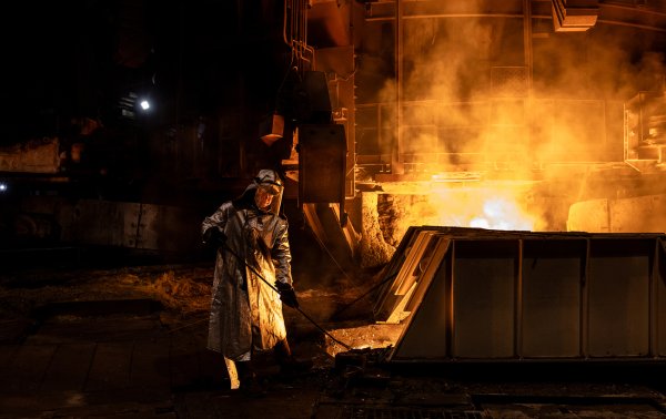 Металурги під ударом. Що втратить економіка України через мита Трампа
Металурги під ударом. Що втратить економіка України через мита Трампа